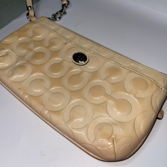 Coach Embossed Cream Patent Leather Clutch Wristlet Organizer Purse Y2K Vintage - Picture 3 of 6